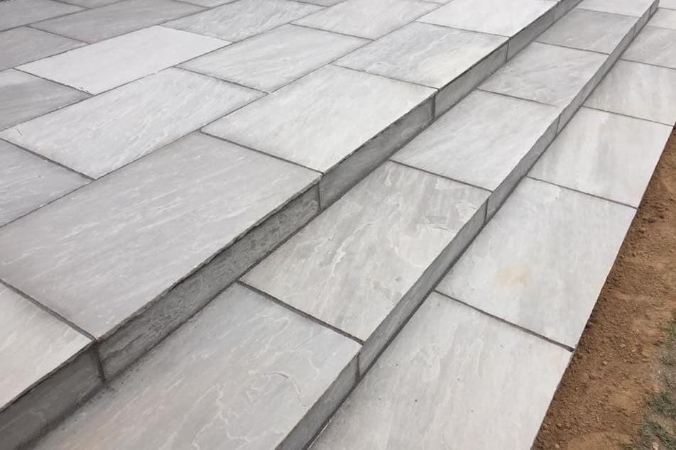 Light Kandla Grey Indian Sandstone Natural 22mm 900x600 Slabs Pack 20.98m2 (Price From: £22.45/m2)