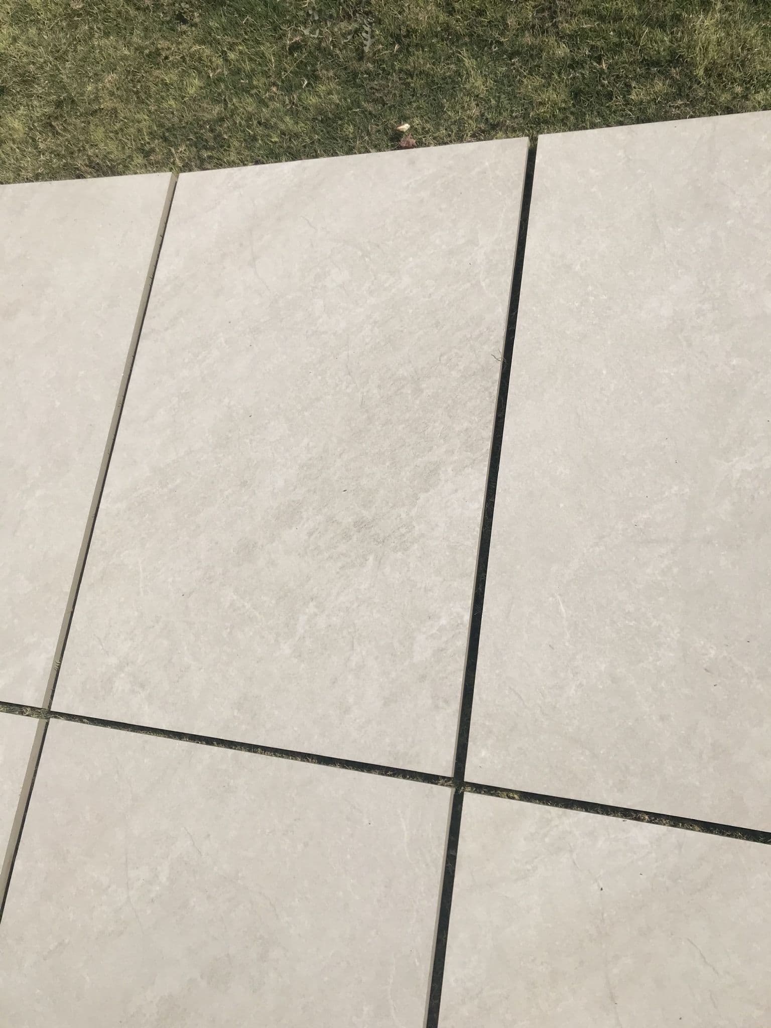Quartz White Outdoor Porcelain 900x600x20mm (Price From: £21.95/m2) - Image 3