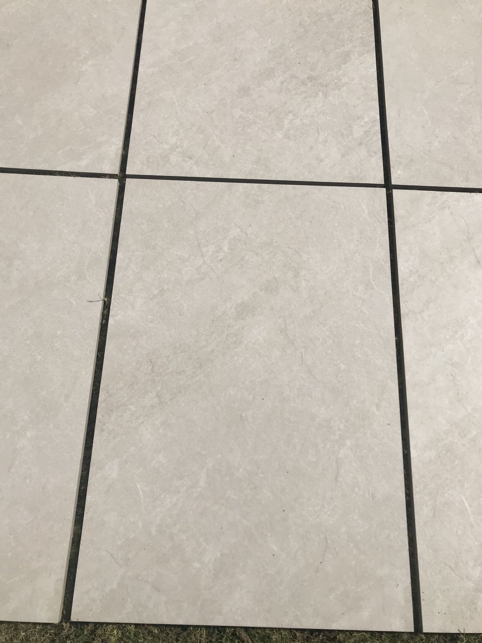 Quartz White Outdoor Porcelain 900x600x20mm (Price From: £21.95/m2) - Image 4