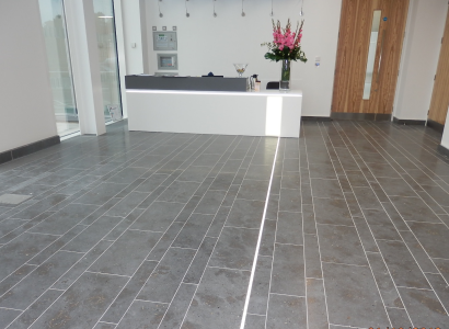 Fossil Grey Limestone-Flow Bldg Stains