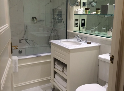 The Goring Hotel-Italian Statuary Marble Bathroom